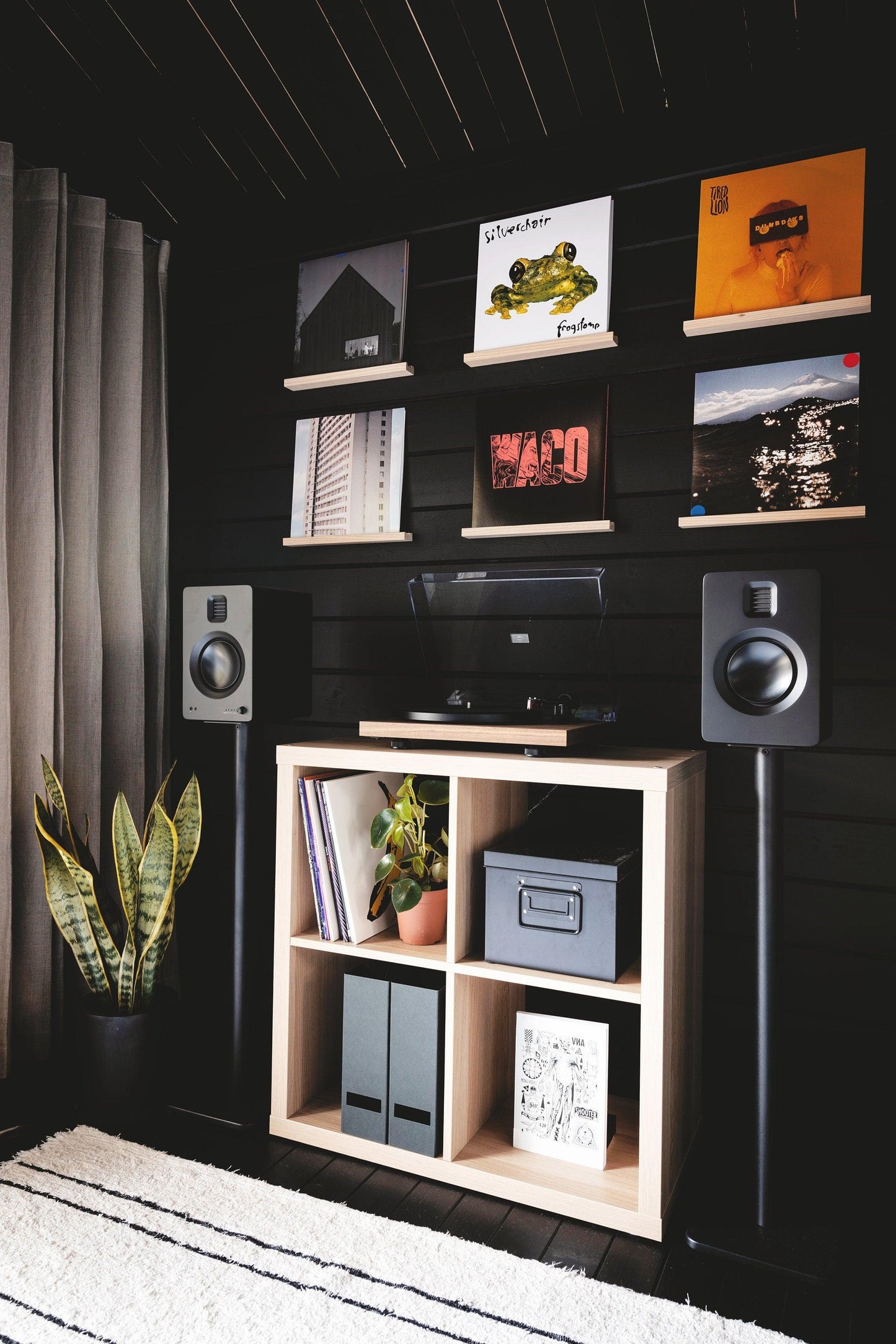 Vinyl Record Display Shelf - Woodyoubuy