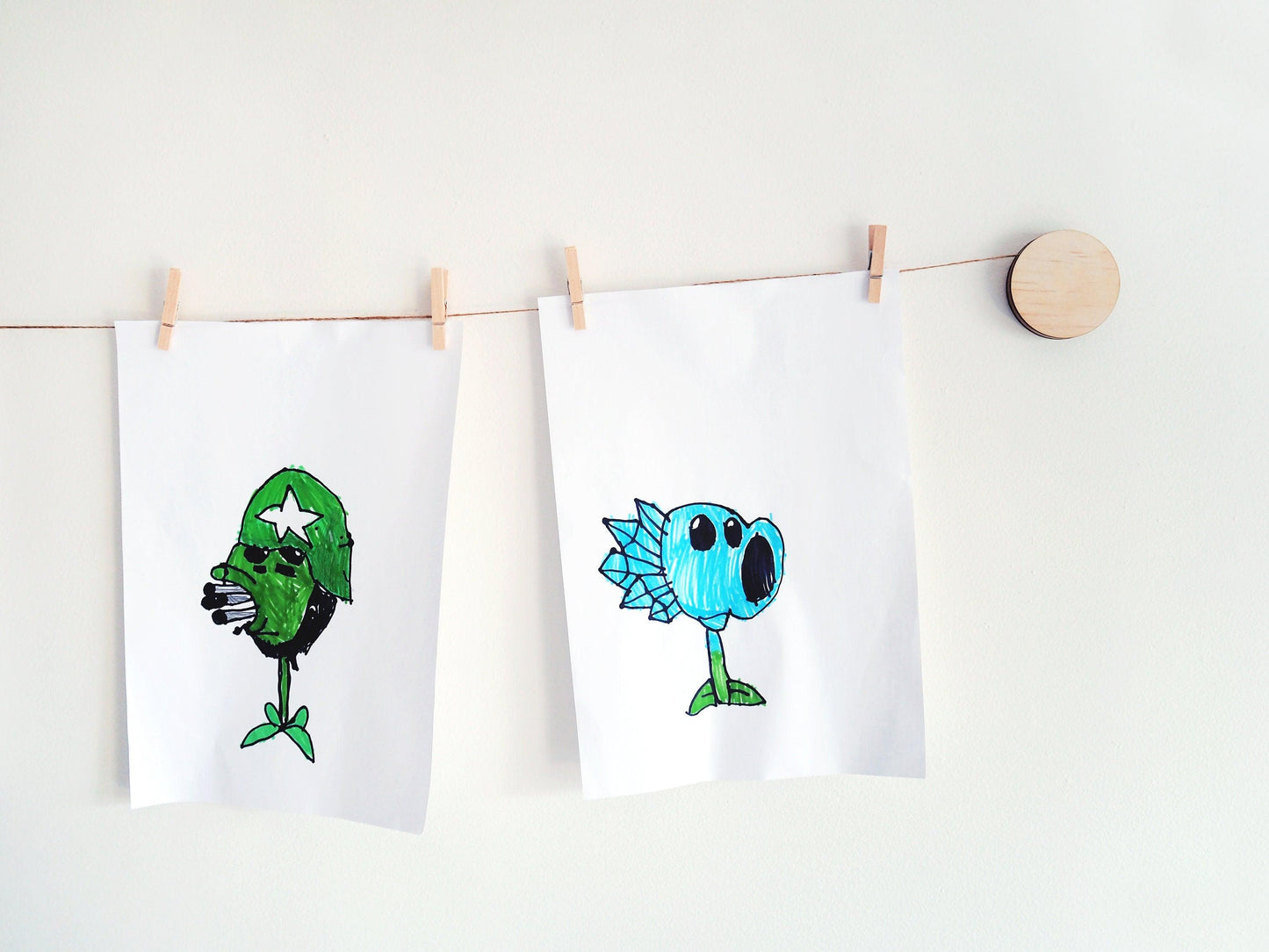 Kids art display hangers - Woodyoubuy