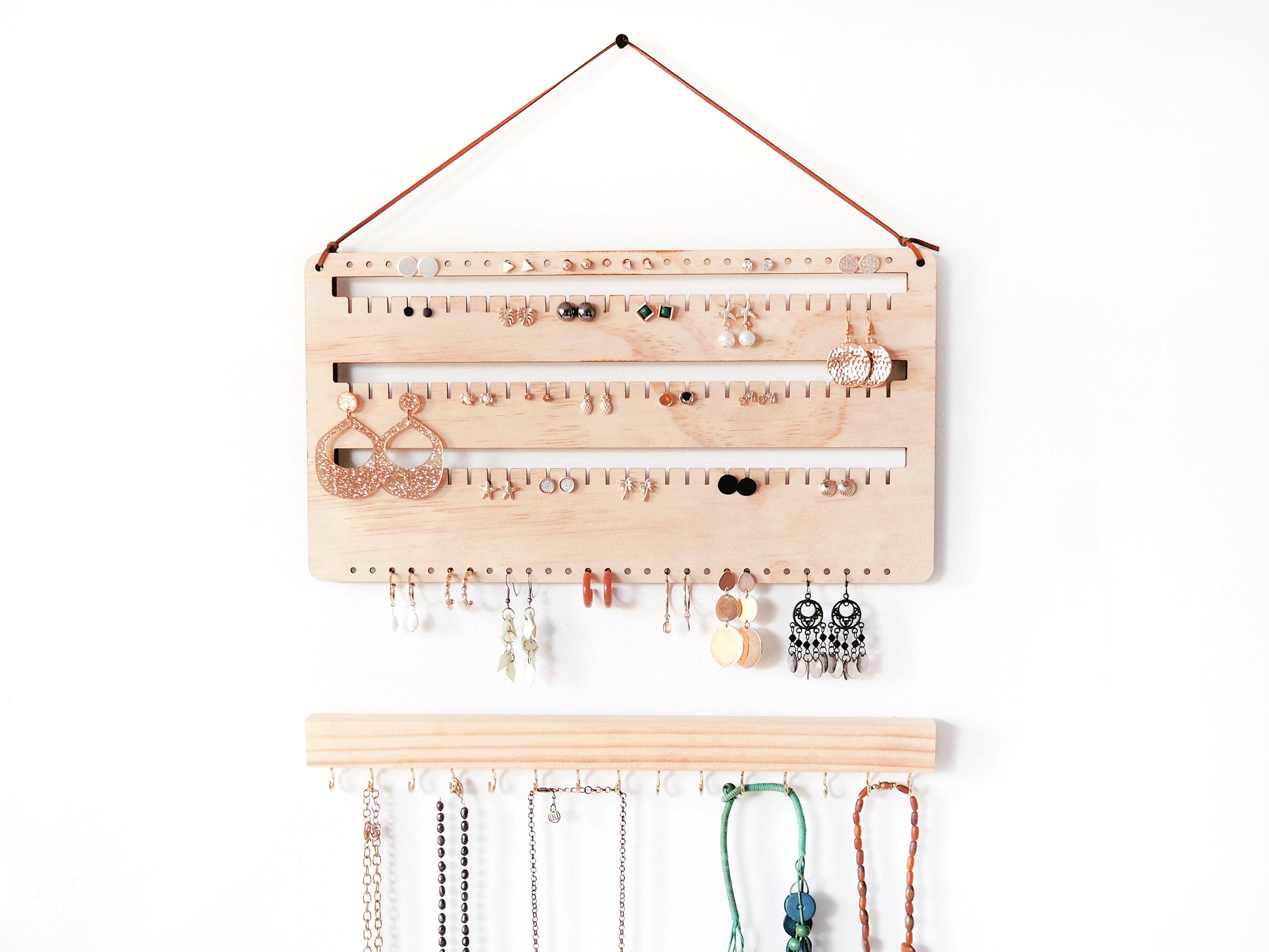 Hanging Jewelry Organizer Macrame Necklace Holder with 30 Hooks, Wall  Mounted Necklace Rack, Necklace Hanger with Tassel for Necklaces Bracelet  Earrings - Walmart.com