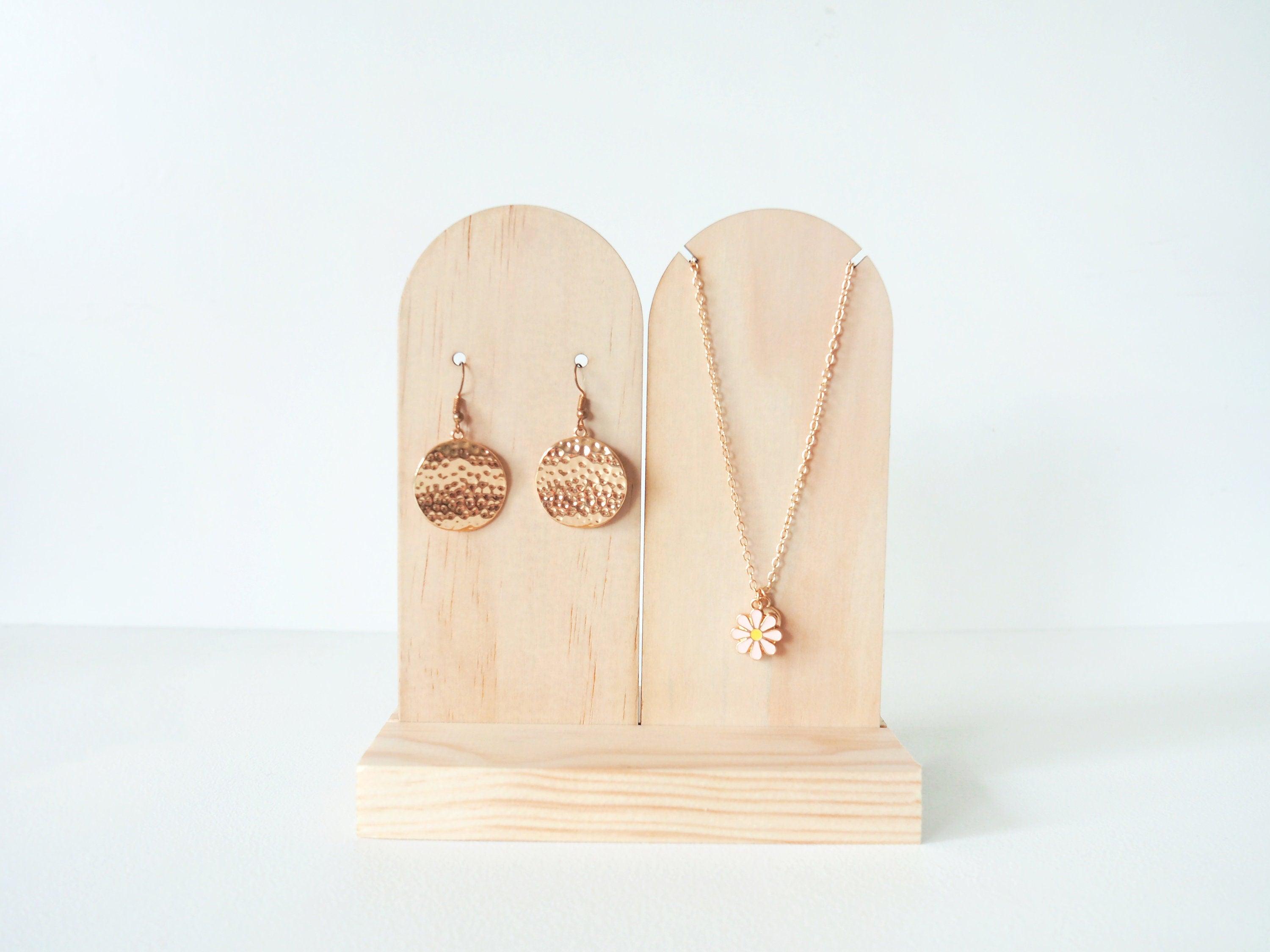 Single 2024 earring stand